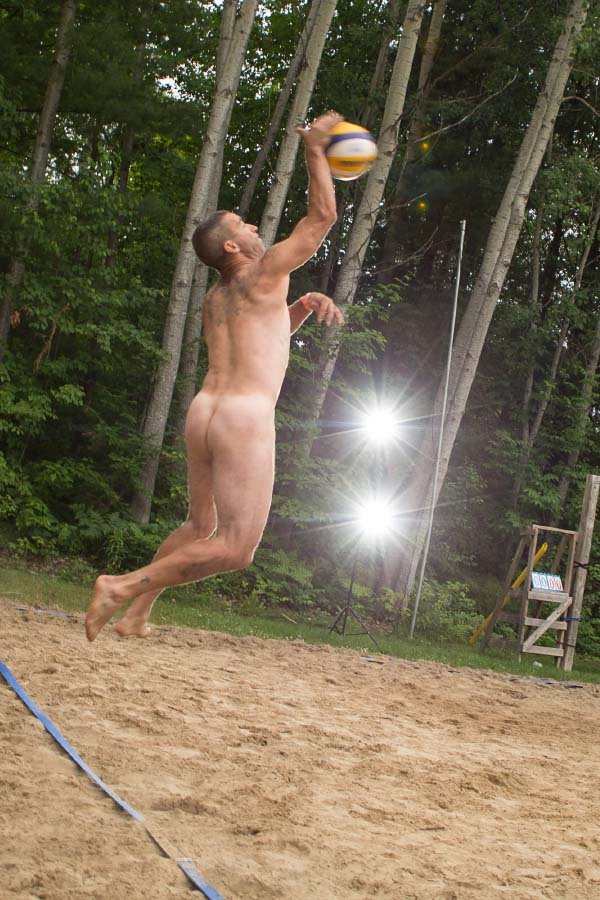 Nudist-naturist Volleyball